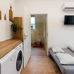 Industrial Style With Ac Steps To Gozsdu Appartamento *