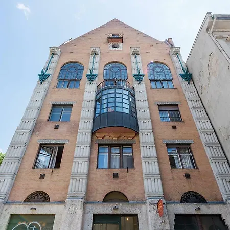 Appartamento Industrial Style With Ac Steps To Gozsdu