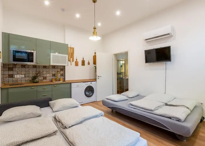 Industrial Style With Ac Steps To Gozsdu شقة بودابست