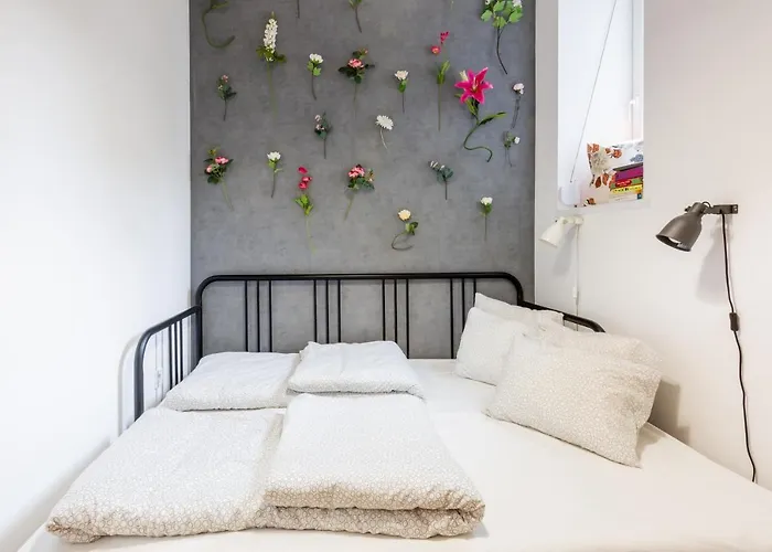 Industrial Style With Ac Steps To Gozsdu Appartement Budapest