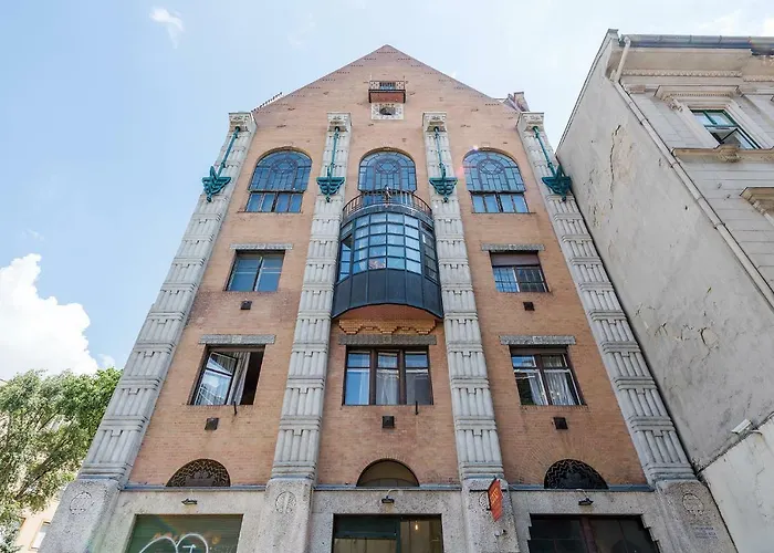 Appartement Industrial Style With Ac Steps To Gozsdu