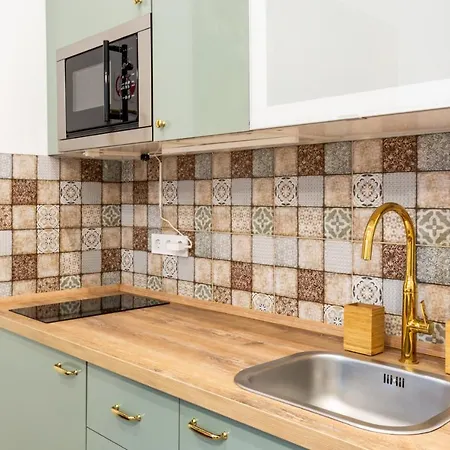 Industrial Style With Ac Steps To Gozsdu Apartment *